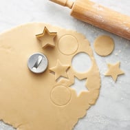 2019_easy-cut-out-sugar-cookies_21085_600x600